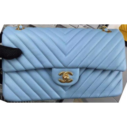 Geantă Chanel seria 2.55 Flap, culoare albastru-aprins, din piele de miel cu model chevron A5023, aurie