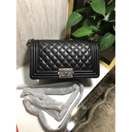 Geantă de umăr Chanel Boy Flap Original din piele de oaie neagră A67086 argintie