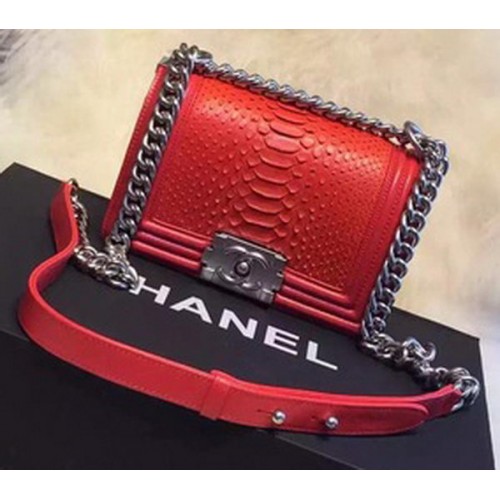 Geantă de umăr Chanel Boy cu clapă, piele de piton A66094 roșie