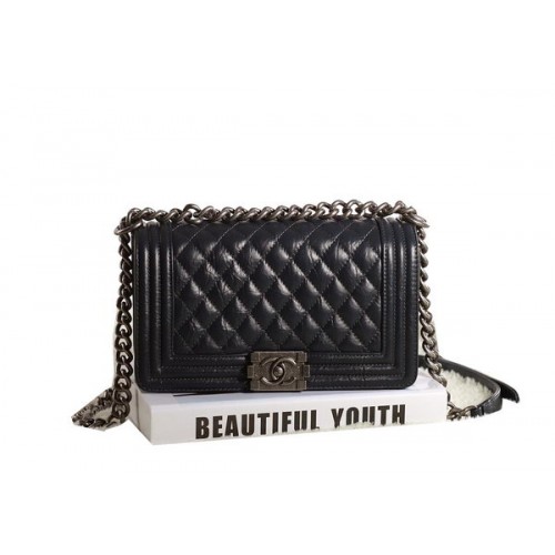 Geantă de umăr Chanel Boy Flap în culoarea albastru închis, glazurată originală, crăpată, A67086, argintie