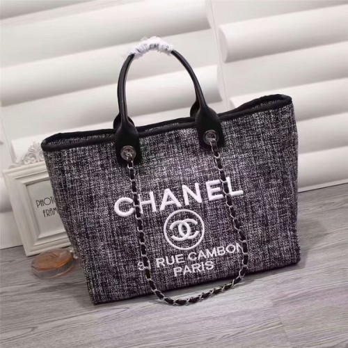 Geantă de cumpărături Chanel din piele canvas 68047E