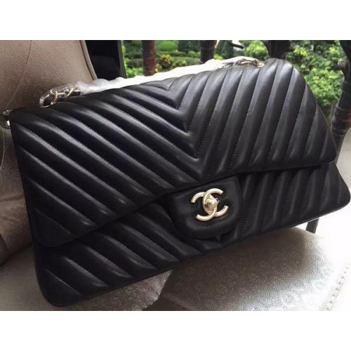 Geantă Chanel Classic Flap, piele de oaie neagră, matlasată cu chevron, A1113 aurie