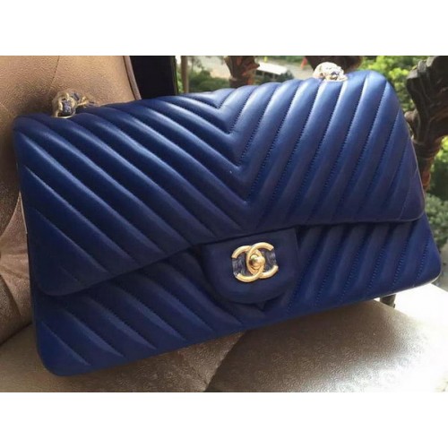 Geantă Chanel Classic Flap, piele de oaie albastră, cu model chevron, matlasată, A1113, aurie