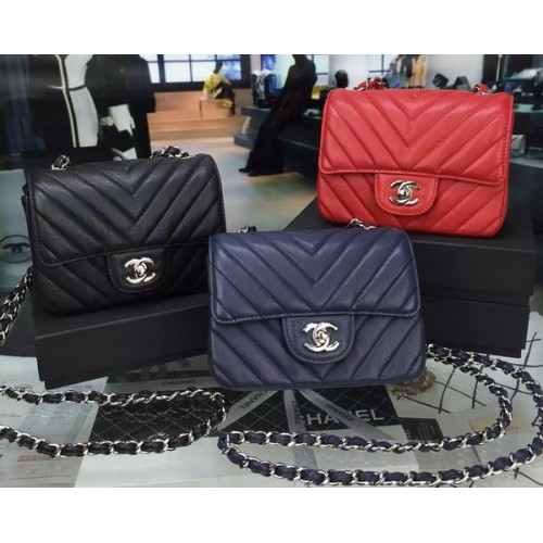 Geantă Chanel Classic MINI cu clapă, piele Chevron Caviar V8171