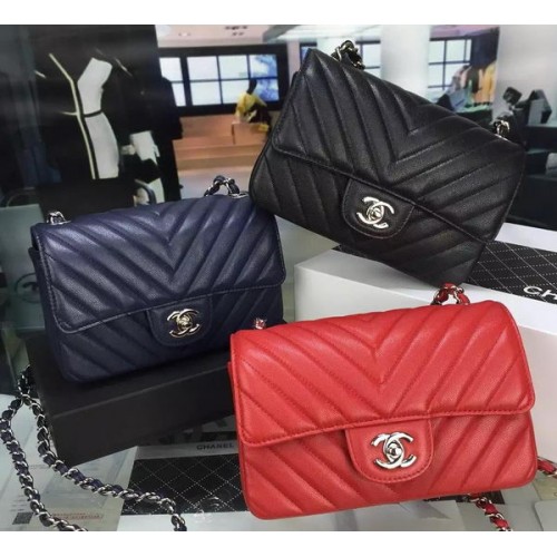 Geantă Chanel Classic MINI cu clapă, piele Chevron Caviar V8500