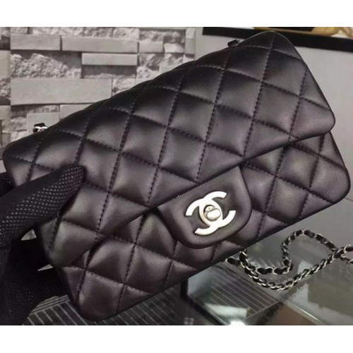 Geantă Chanel Classic mini cu clapă neagră din piele de oaie A67350 argintie