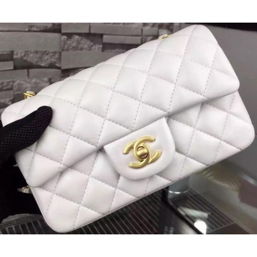 Geantă Chanel Classic mini cu clapă, piele albă de oaie A67350 aurie