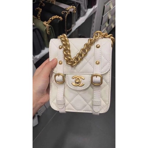 Chanel FLAP BAG Piele de vițel învechită, metal auriu AS2695 alb