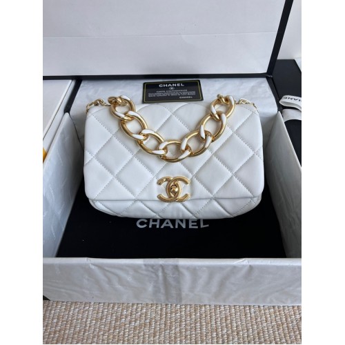 Chanel FLAP BAG Piele de miel, metal auriu AS3366 alb