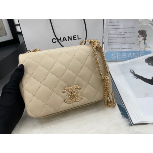 Geantă de umăr Chanel cu clapă din piele de miel AS2975 crem