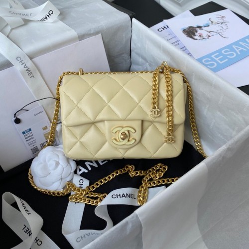 Geantă de umăr mini Chanel Flap Lambskin AS3113 galben deschis