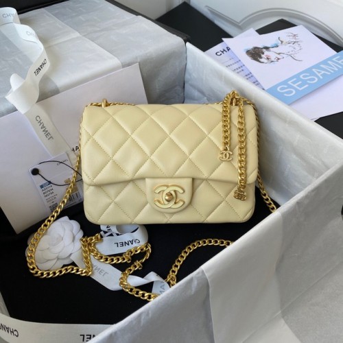 Geantă de umăr mică Chanel Flap Lambskin AS3114 galben deschis