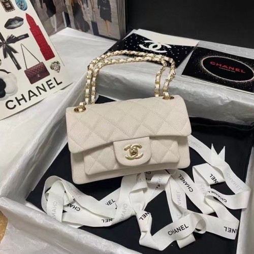 Geantă de umăr Chanel Flap din piele de vițel granulată AS9960 albă