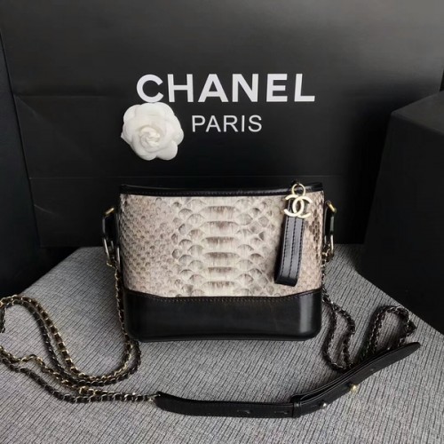 Geantă de umăr Chanel Gabrielle Mini din piele de piton originală 8122A albă