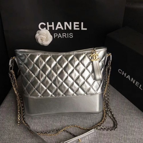 Geantă de umăr Chanel Gabrielle, piele de vițel originală A93842 argintie