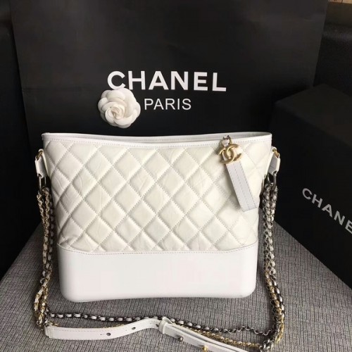 Geantă de umăr Chanel Gabrielle, piele de vițel originală A93842, albă