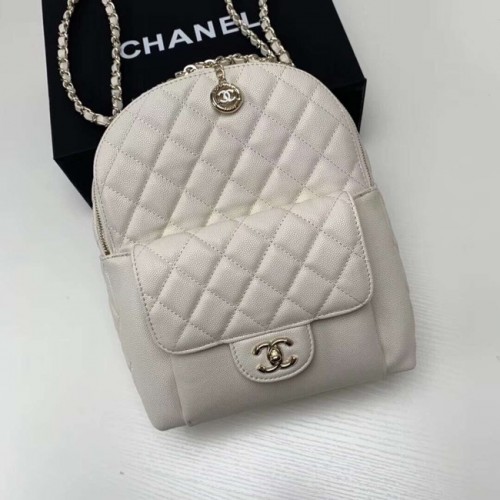Rucsac Chanel din piele de vițel granulată, din metal auriu, AS0004 alb-crem