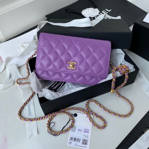 Geantă de umăr Chanel din piele de miel cu clapă AP1450 violet