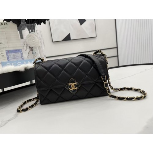 Geantă de umăr Chanel cu clapă din piele de miel AS2557 neagră