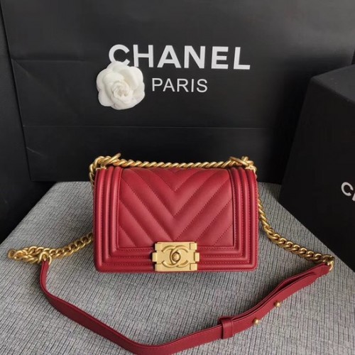 Geantă de umăr Chanel Le Boy Flap, piele de vițel originală A67085, cataramă aurie roșu intens