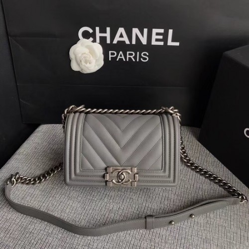 Geantă de umăr Chanel Le Boy Flap, piele de vițel originală A67085, cataramă gri argintie