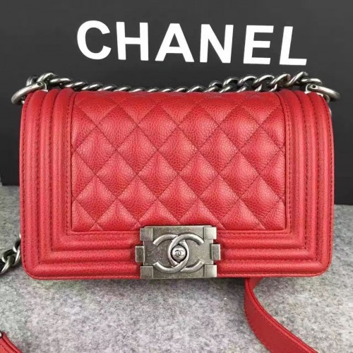 Geantă de umăr Chanel Le Boy cu clapă, piele originală Cavier A67085, cataramă roșie argintie