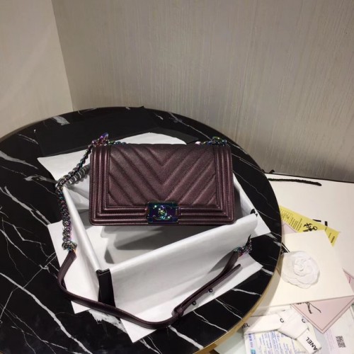 Geantă de umăr Chanel Le Boy cu clapă, piele originală, violet A67086 auriu