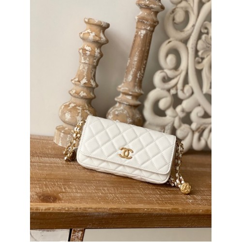 Chanel MINI FLAP BAG Piele de miel, metal auriu AP81210 ALB