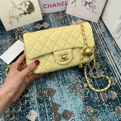 Geantă Chanel MINI Flap din piele de oaie originală 1116 galben deschis