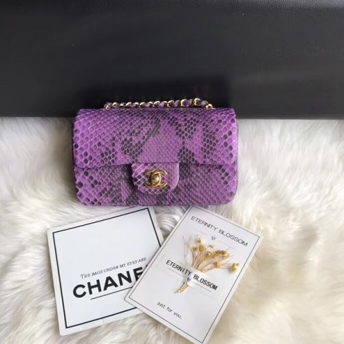 Geantă Chanel Mini Flap Python din metal auriu A69900 violet