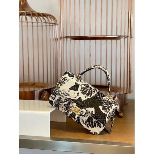 Geantă Chanel mini cu clapă din piele de șarpe și mâner superior AS2431 Negru și alb