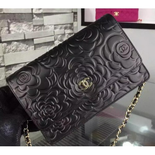 Geantă Chanel WOC cu clapă, piele neagră Camellia A5373 aurie