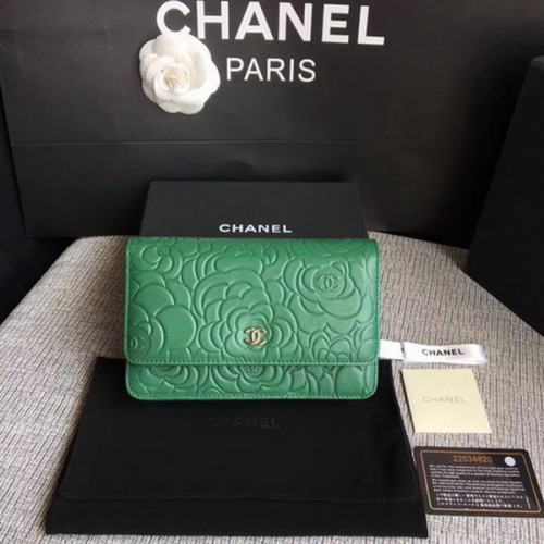 Geantă mini cu clapă Chanel WOC Green Camellia din piele A33814 Argintie