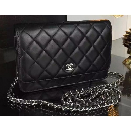 Geantă Chanel WOC mini cu clapă din piele de oaie neagră A5373 argintie