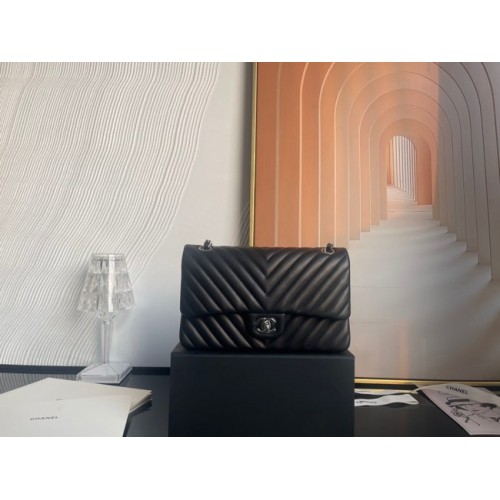 Geantă Chanel clasică din piele de miel argintie Metal V01112 neagră