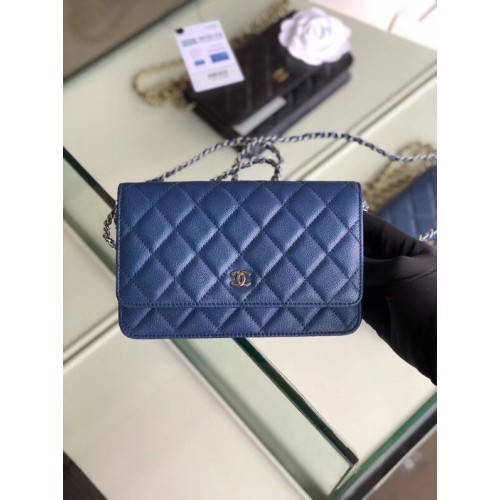 Portofel clasic Chanel cu lanț, piele de vițel granulată, metal argintiu 33814, albastru perlat