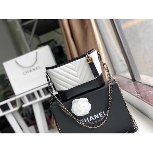 Geantă hobo mică Chanel Gabrielle A91810 alb-negru