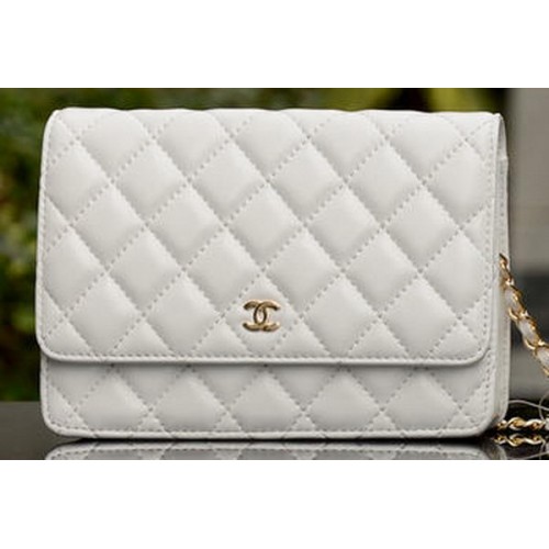 Geantă Chanel mini cu clapă, piele albă de oaie A33814 aurie
