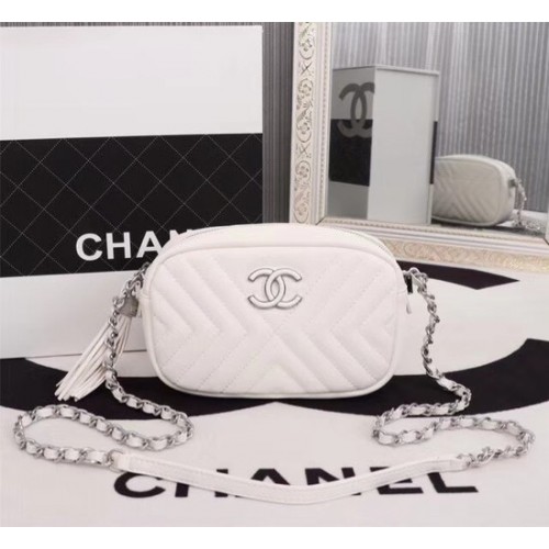 Geantă Chanel mini din piele de oaie 4669 albă