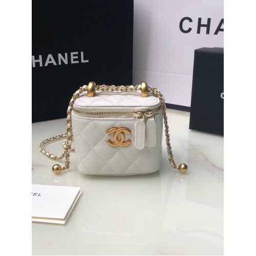 Geantă de umăr Chanel mini din piele de miel, metal auriu AP2292 alb