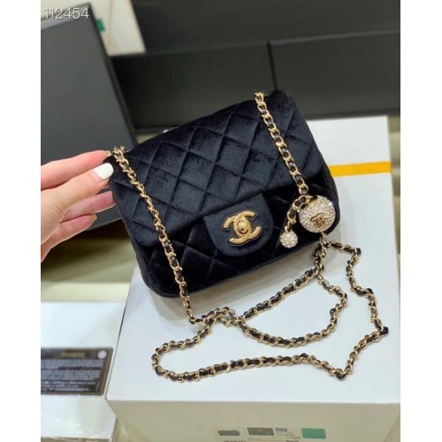 Geantă Chanel mini cu clapă și strasuri din catifea, metal auriu AS1786 negru