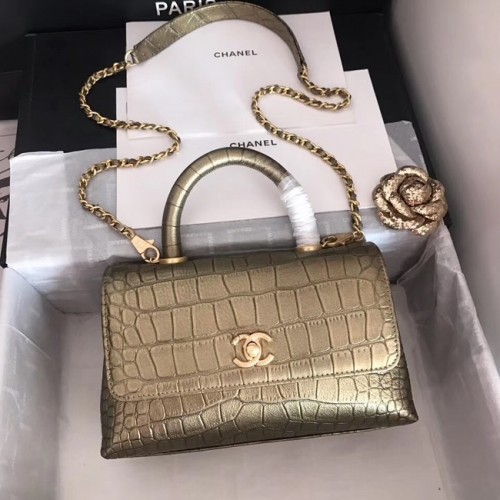 Mâner superior pentru geantă Chanel originală din piele de vițel cu clapă A92290, metal auriu și bronz
