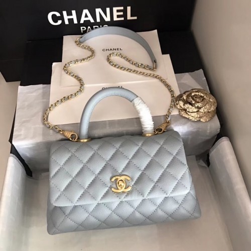 Geantă Chanel originală Caviar din piele cu clapă, mâner superior A92290 albastru deschis și metal auriu