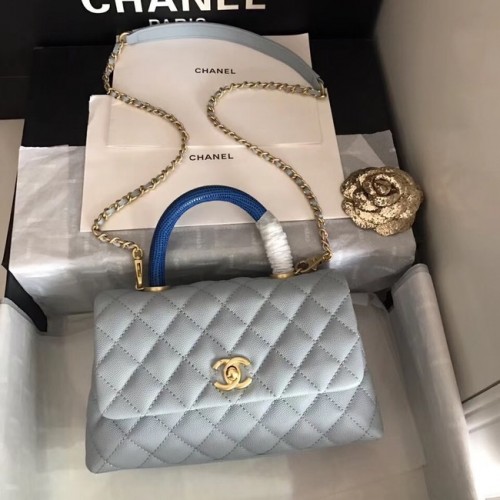 Geantă Chanel originală Caviar din piele cu clapă, mâner superior B92292 albastru deschis și metal auriu