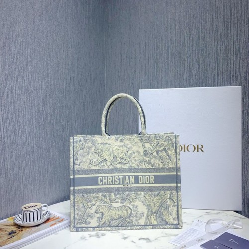 GEANTĂ DIOR BOOK TOTE DIN PÂNZĂ BRODATĂ C1286-5