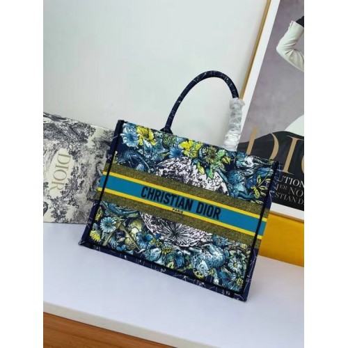 DIOR BOOK TOTE Broderie albastră Dior Constellation M1297ZR