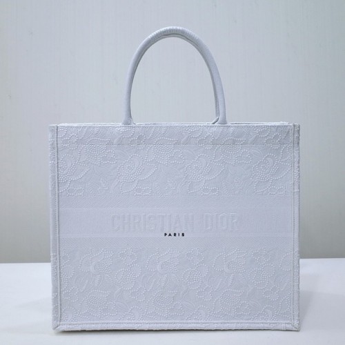 DIOR BOOK TOTE Broderie C1286-33 alb