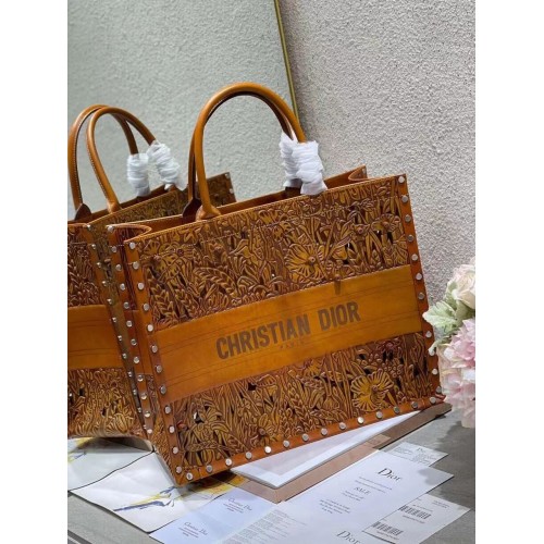 DIOR BOOK TOTE Broderie multicoloră M1297ZR-5 GALBEN