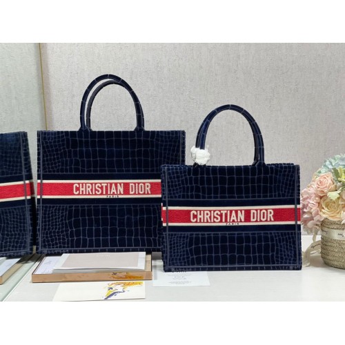 DIOR BOOK TOTE Catifea cu model crocodil M1286 Albastru închis