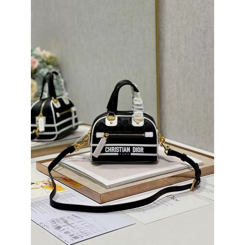 Geantă mică DIOR din piele embossată C9201 neagră